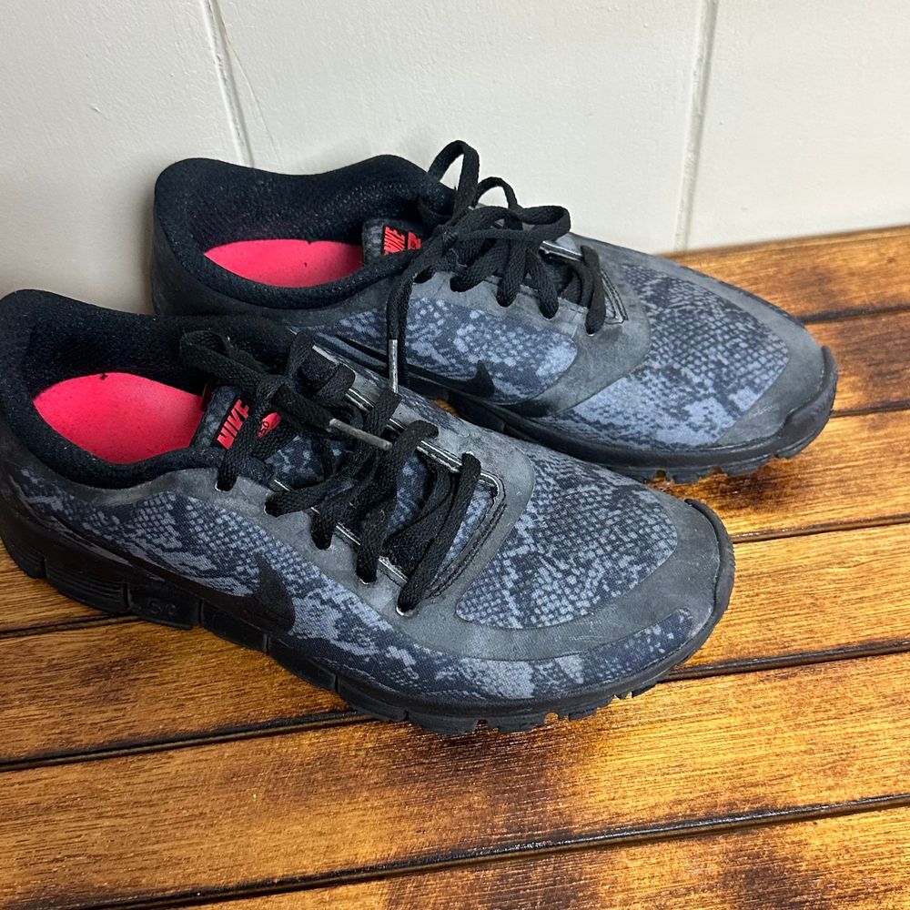 Nike Free Shoes Women's Size 8.5‎ Running Sneaker